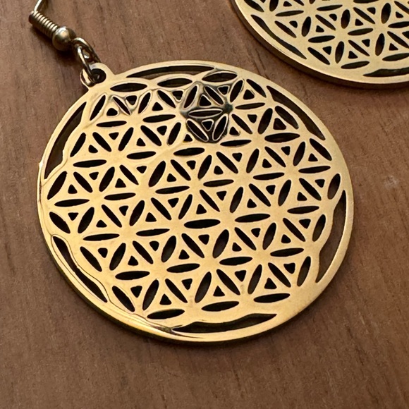 Flower of life gold plated earrings inch and a half - Picture 5 of 8